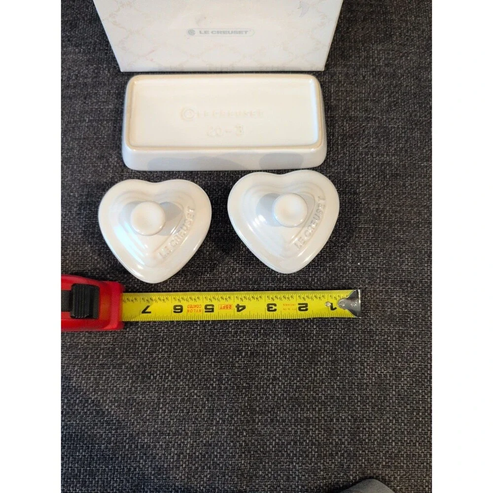 Le Creuset Petite Ramekin Heart Set Of 2. Pearlized White D'Amour 910223-00